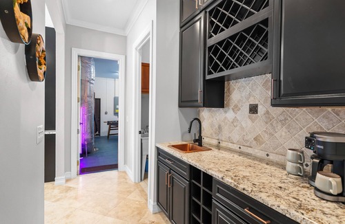 Whitfield House | 5 Bedroom Sarasota Home with Resort Style Backyard