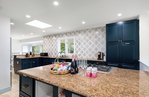 Monroe House | 5-bedroom serene retreat in charming Monroe