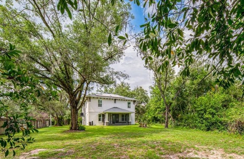 Bearss Plaza House | 5 Bedrooms | Patio Lounge | Luxury Kitchen