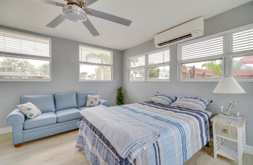 Bowe Gardens Apartment | 5 Mi to Beaches: Melbourne Duplex w/Heated Pool!