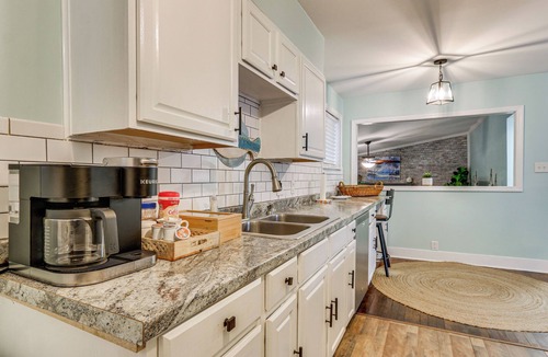 Beaufort House | 5 Mi to Historic Dtwn Beaufort: Family Gem w/Yard