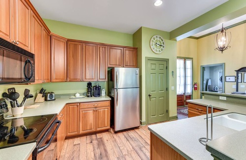 Bluffton Cottage | 5 Mi to Old Town Bluffton: Cottage w/Patio