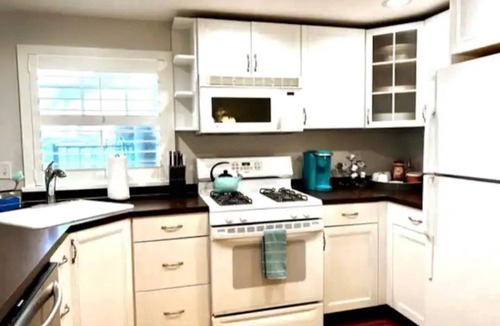 Mango Groves Villa | ●5 min→beach●Pool●Heart of Downtown●Full Kitchen