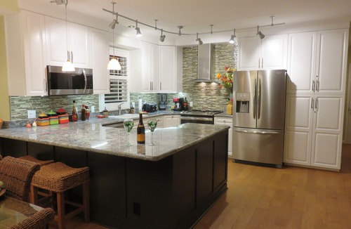 Bahama Village House | 5 STAR HOME 3/2 1/2 + 1/1 cottage, pool, buy 3 weeks get 4th week free.