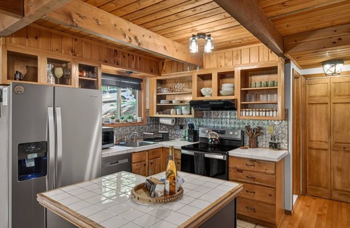 Bushkill House | 5 Star mountain home where the host thought of everything, so you don’t have to!