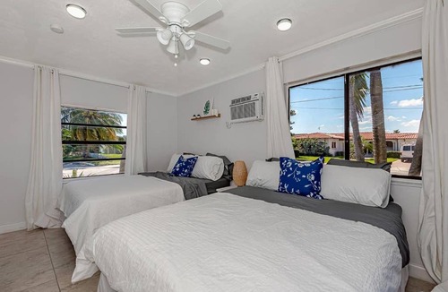North Bay Village House | 5 stars-EXCLUSIVE BLUE HOUSE by Stay Sol