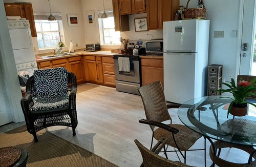 Gillespie Park Cottage | 52 m² Cabin ∙ 1 bedroom ∙ 6 guests