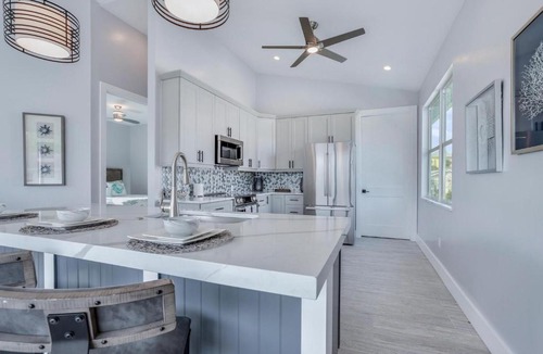 Mid Island House | 5541 Palmetto Street by Coastal Vacation Properties