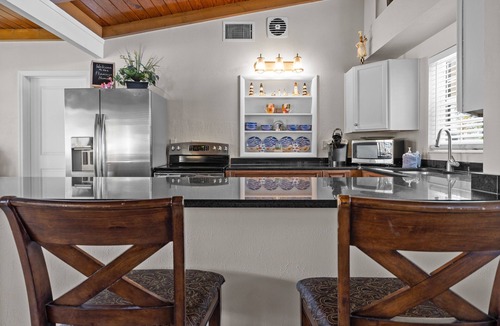 Yacht Club House | 5735 - Cozy home in the heart of the Yacht Club!