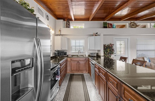 Yacht Club House | 5735 - Cozy home in the heart of the Yacht Club!