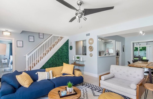 Palm Beach Gardens House | 5BR Ashe Oasis: WiFi, Parking, Near Beach, Game Room, Hot Tub + Free Coffee