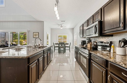 Highgate Park House | 5BR Pool Home-Spa-Epic Game Room Near Disney