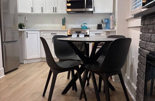 Historic Uptown Apartment | 5th Ave Downtown Zen