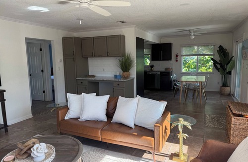 South Venice House | 6 minute walk to Manasota Beach! POOL! Charming 2-bedroom townhome with WiFi, AC