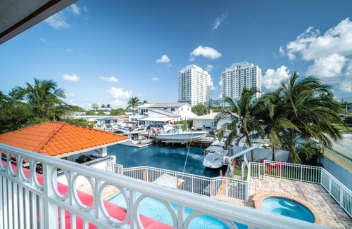 Northeast Miami Villa | 6BR Miami Shores Waterfront Villa with Private Pool, Billiards, Poker & Grill!