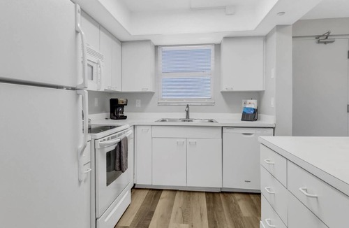 Fort Myers Beach Condo | 6TH FLOOR BEACHFRONT | ELEVATED GULF VIEWS | 2BR/2BA | SLEEPS 6 | HEATED POOL | FORT MYERS BEACH