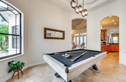 Naples House | 7 Mi to Great Wolf Lodge Water Park: Luxury House