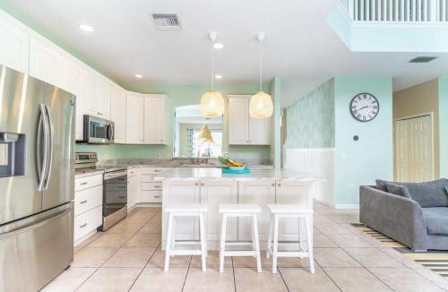 Lake Berkley Villa | 7BR Home w/Private Pool – 20min Disney