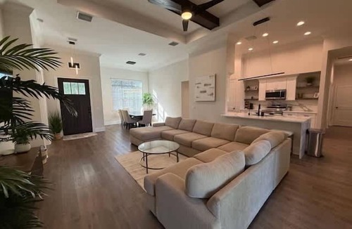 Fish Hawk Villa | 8 bed room, 4 bathroom, Private Pool/Spa Villa in Lithia