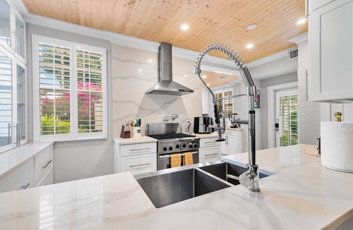 West Palm Beach Villa | 8 BR- Sleeps 22! WPB Resort w/Pool + Firepit