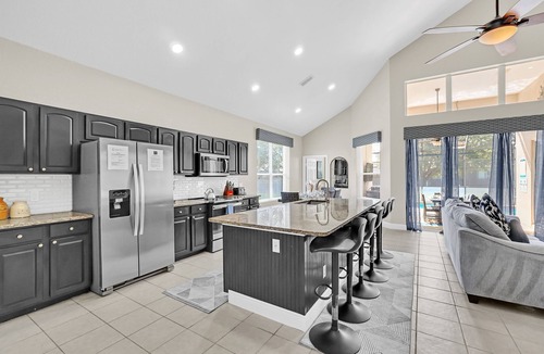 Windsor Hills House | 8 Mins To Disney W/Poolside Theater, South Facing Pool, Game Room And Waterpark