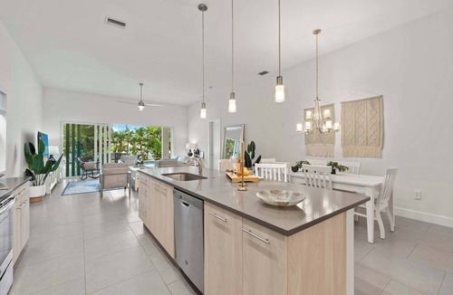 Naples Park House | 811 Stylish Naples Villa-Private Heated Pool-Near Beach