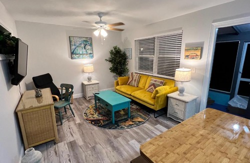 Vero Beach Apartment | 875 Oasis 2