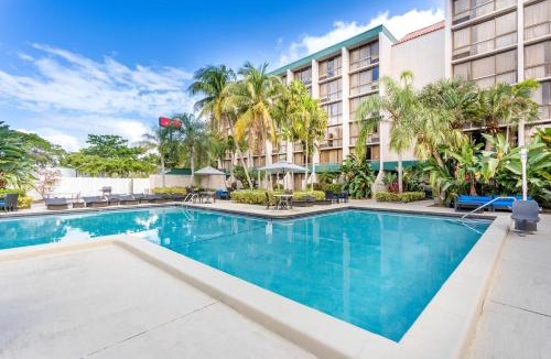 Villages of Palm Beach Lakes Hotel | 88 Palms Hotel & Event Center