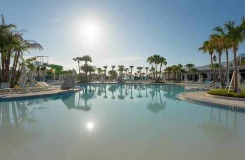 Four Corners House | 8BR Home w Pool at Windsor Cay Resort