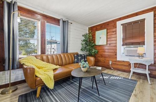 St. Petersburg - Clearwater Apartment | 9 Units Shared Courtyard Sleeps 26