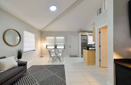 Victoria Park Villa | 9BR Villa: 5 Private Units, Heated Pool