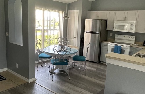 Diplomat House | A cozy and peaceful house to relax with the whole family and friends.