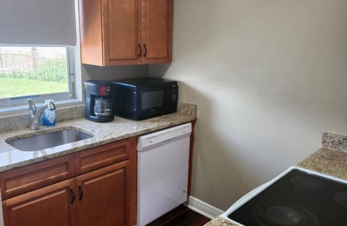Lakeland House | A Cozy Home Near I-4, Lakeland hospital, cancer center ＆ Joker Marchant Stadium