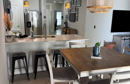 Historic Downtown Melbourne House | A Fancy Flamingo Historic Downtown Melbourne 5 minute drive Beaches and Airport