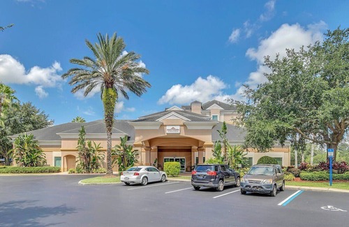Florida Central Atlantic Coast Apartment | A galaxy 1mile to Disney Springs