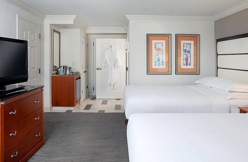 Park Shore Hotel | A Memorable Stay Awaits You Here! Outdoor Swimming Pool, Free Parking!