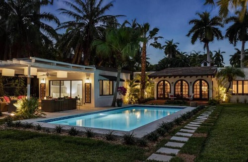 Northeast Miami Villa | A Miracle Waterfront Villa In The Green in Miami!