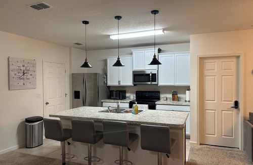 Port Saint Lucie House | A Traveler's Dream Oasis ~ COZY ~ King Beds ~ Pool Table ~ 5 Star Location ~