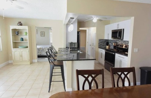 Venice Gardens House | A Venetian Rest Stop: 3 bedroom 2 bath pool house!