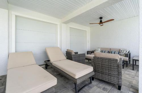 Siesta Isle House | A Wave From it All