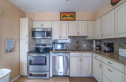 Ambersand Beach House | A1A Beach Stay w/King Beds