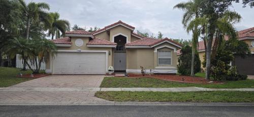 Sunrise House | Across from Sawgrass Mall- Next to Amerant Bank Arena