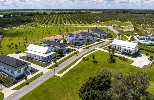 Lake Alfred Cottage | Adams Estate - Gardner #1C
