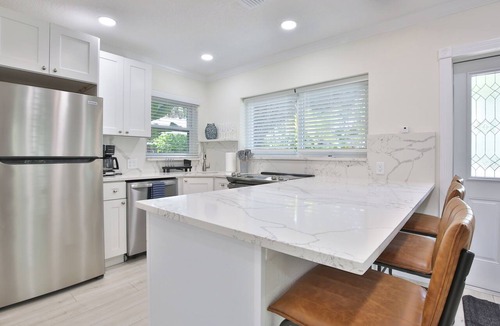 Downtown Cottage | Adorable 1-bedroom cottage in lovely Laurel Park Neighborhood Downtown Sarasota
