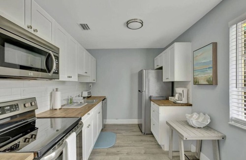 Indian River Estates House | Adorable 1 BR carriage house!