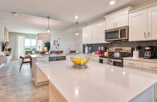 Kissimmee Condo | Adorable 2 BR close to Disney Storey Lake