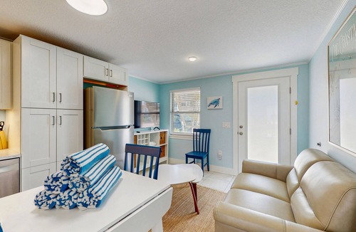 Holmes Beach Villa | Adorable beachfront rental in a great location with Gulf access right outside