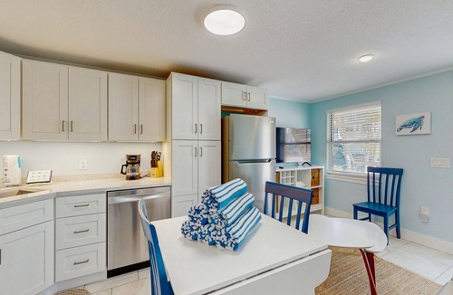 Holmes Beach Villa | Adorable beachfront rental in a great location with Gulf access right outside