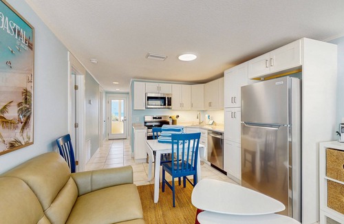 Holmes Beach Villa | Adorable beachfront rental in a great location with Gulf access right outside