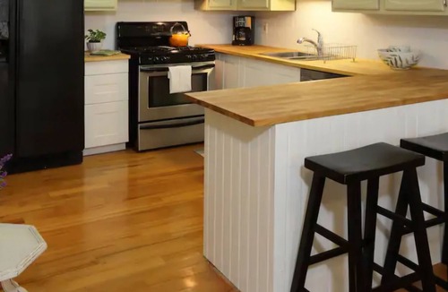Millington Cottage | Adorable Cottage, Walk to Train, Basking Ridge Border, Close to Newark Aiport